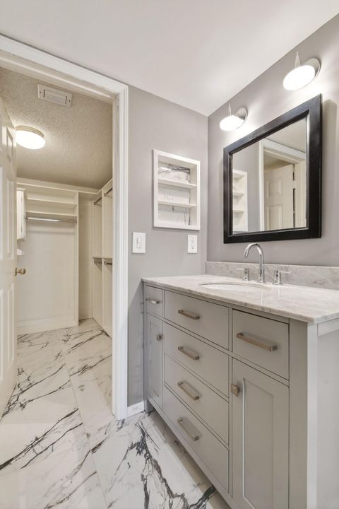 For Sale: $550,000 (2 beds, 2 baths, 1250 Square Feet)