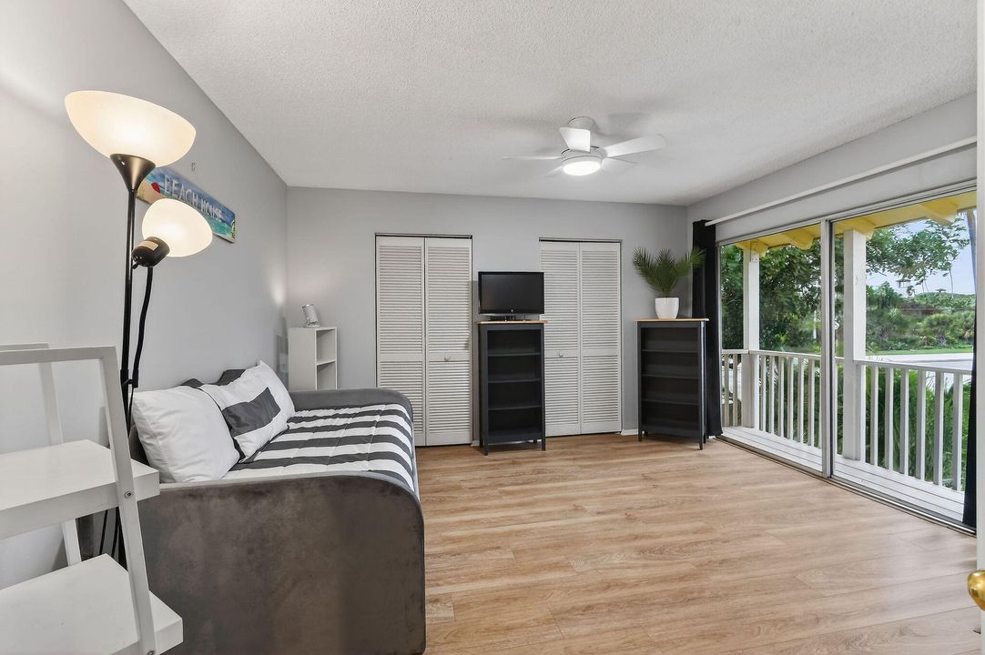 For Sale: $550,000 (2 beds, 2 baths, 1250 Square Feet)