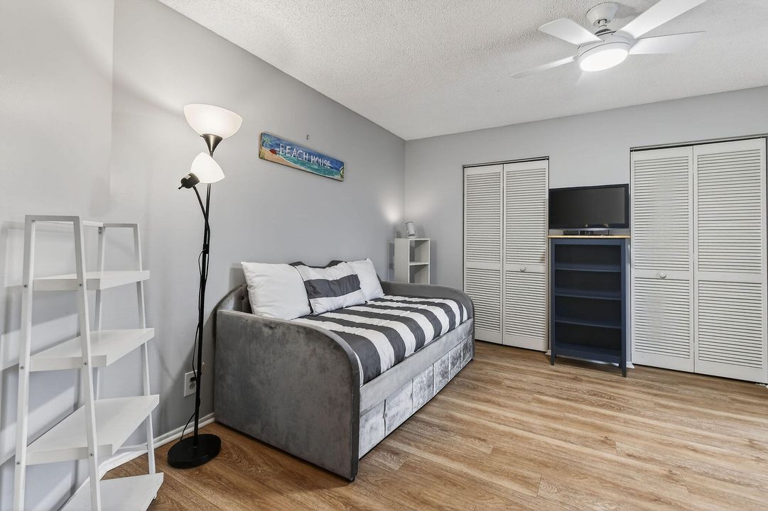 For Sale: $550,000 (2 beds, 2 baths, 1250 Square Feet)