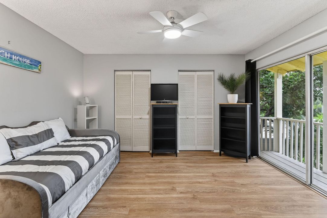 For Sale: $550,000 (2 beds, 2 baths, 1250 Square Feet)