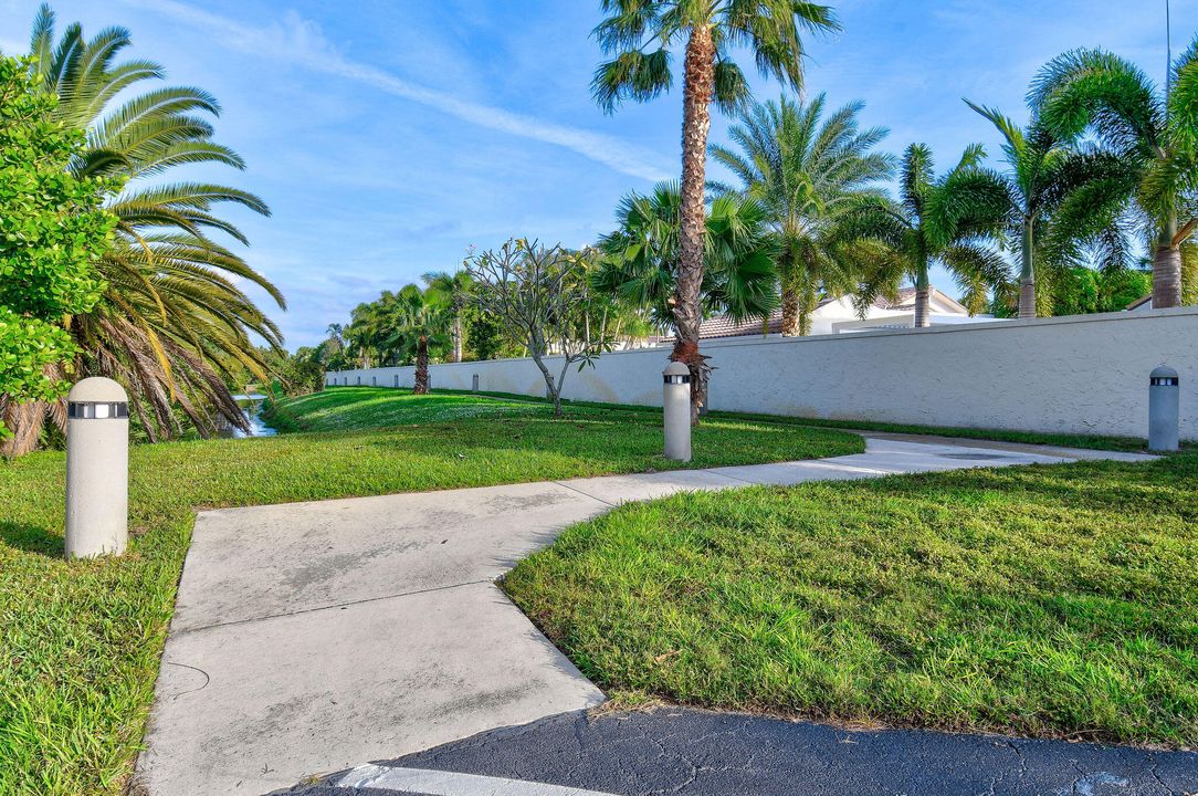 For Sale: $550,000 (2 beds, 2 baths, 1250 Square Feet)