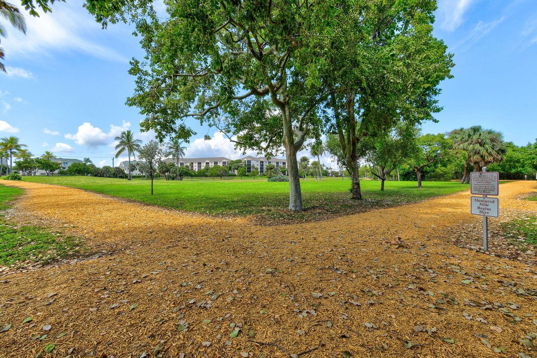 For Sale: $550,000 (2 beds, 2 baths, 1250 Square Feet)