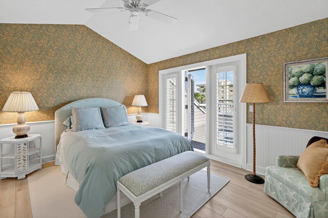 En Venta: $1,550,000 (3 camas, 3 baños, 1800 Pies cuadrados)