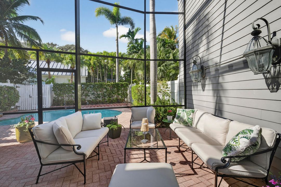 En Venta: $1,550,000 (3 camas, 3 baños, 1800 Pies cuadrados)