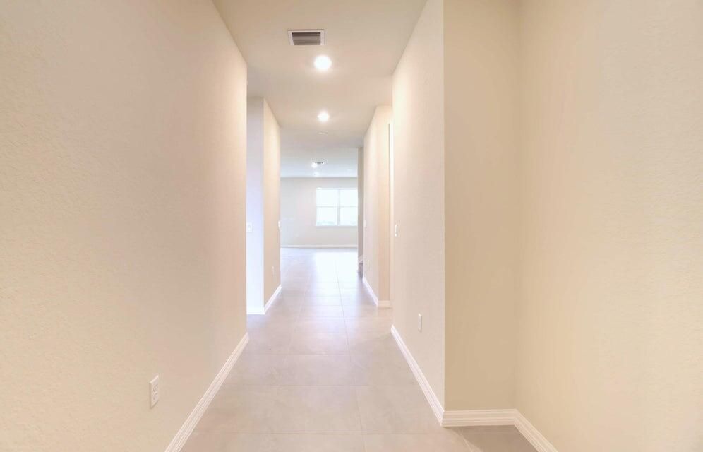 En Renta: $5,200 (5 camas, 4 baños, 3350 Pies cuadrados)