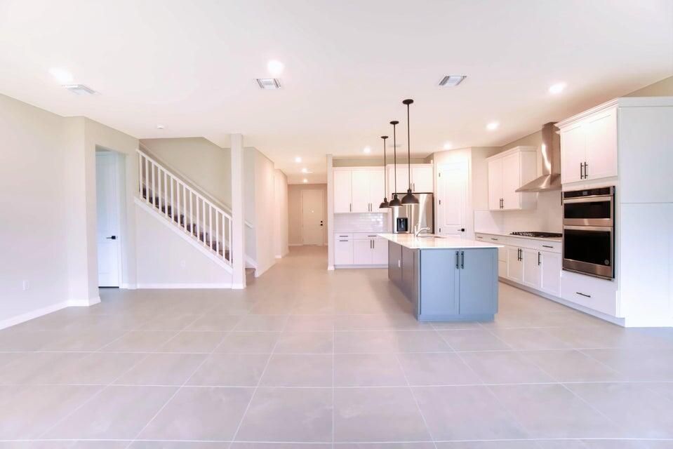 En Renta: $5,200 (5 camas, 4 baños, 3350 Pies cuadrados)