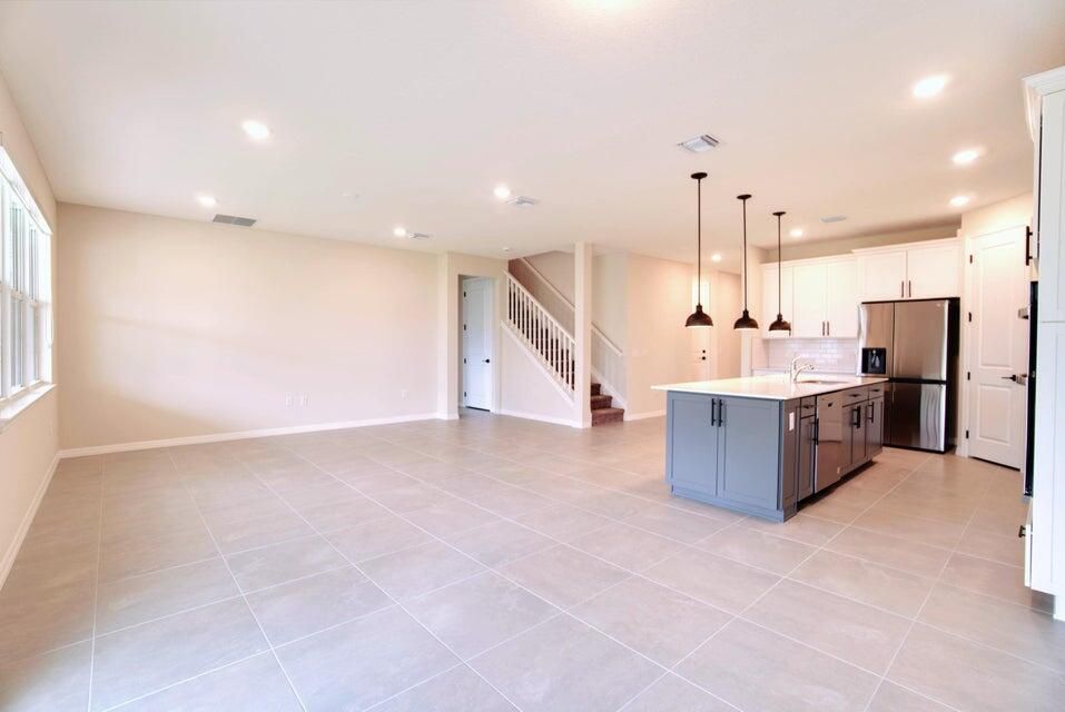 En Renta: $5,200 (5 camas, 4 baños, 3350 Pies cuadrados)