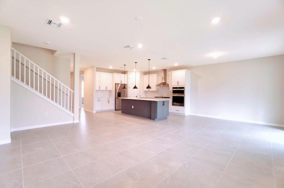 En Renta: $5,200 (5 camas, 4 baños, 3350 Pies cuadrados)