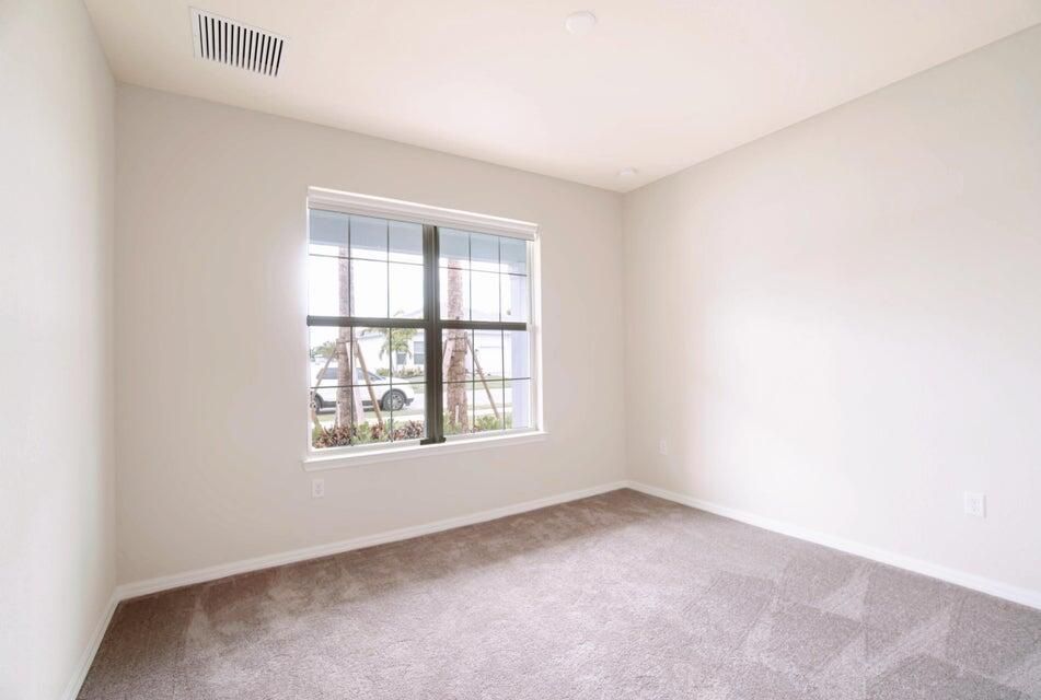 En Renta: $5,200 (5 camas, 4 baños, 3350 Pies cuadrados)