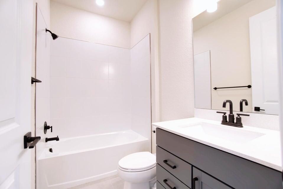 En Renta: $5,200 (5 camas, 4 baños, 3350 Pies cuadrados)