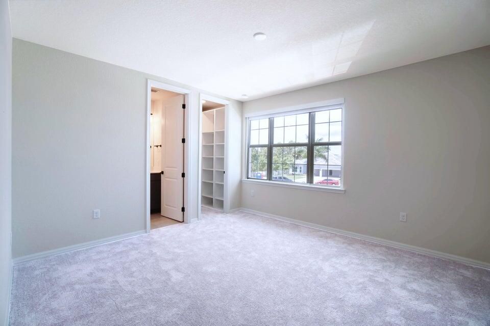 En Renta: $5,200 (5 camas, 4 baños, 3350 Pies cuadrados)