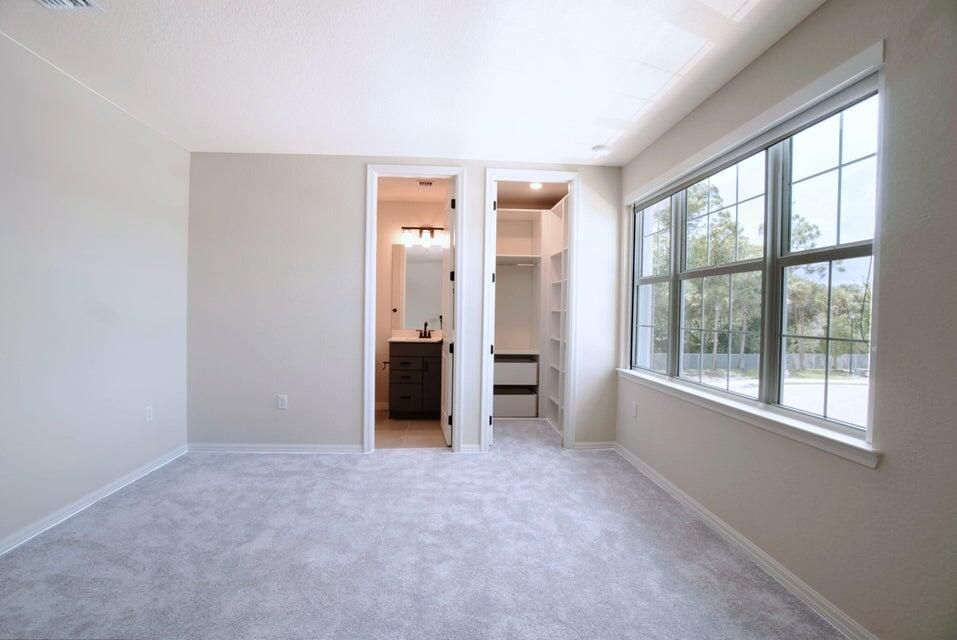 En Renta: $5,200 (5 camas, 4 baños, 3350 Pies cuadrados)