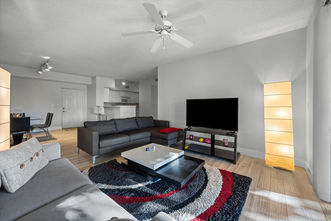 For Sale: $475,000 (3 beds, 2 baths, 1492 Square Feet)