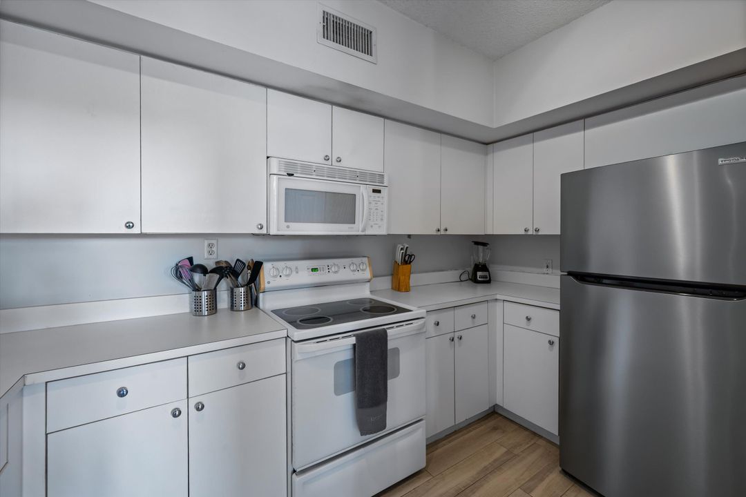For Sale: $475,000 (3 beds, 2 baths, 1492 Square Feet)