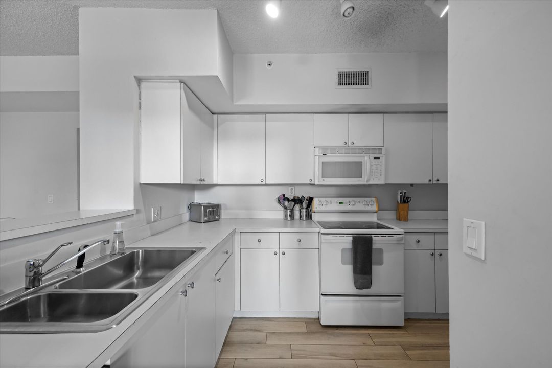 For Sale: $475,000 (3 beds, 2 baths, 1492 Square Feet)