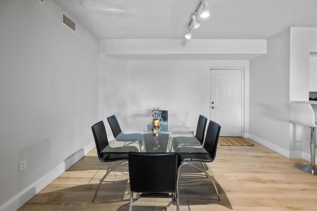 For Sale: $475,000 (3 beds, 2 baths, 1492 Square Feet)