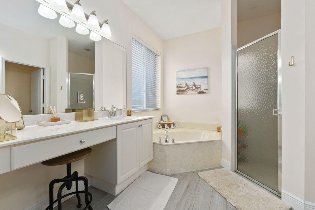 En Venta: $386,400 (4 camas, 2 baños, 1723 Pies cuadrados)