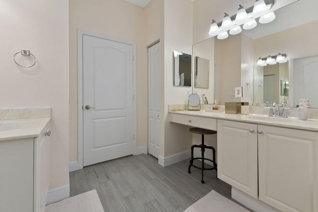 En Venta: $386,400 (4 camas, 2 baños, 1723 Pies cuadrados)