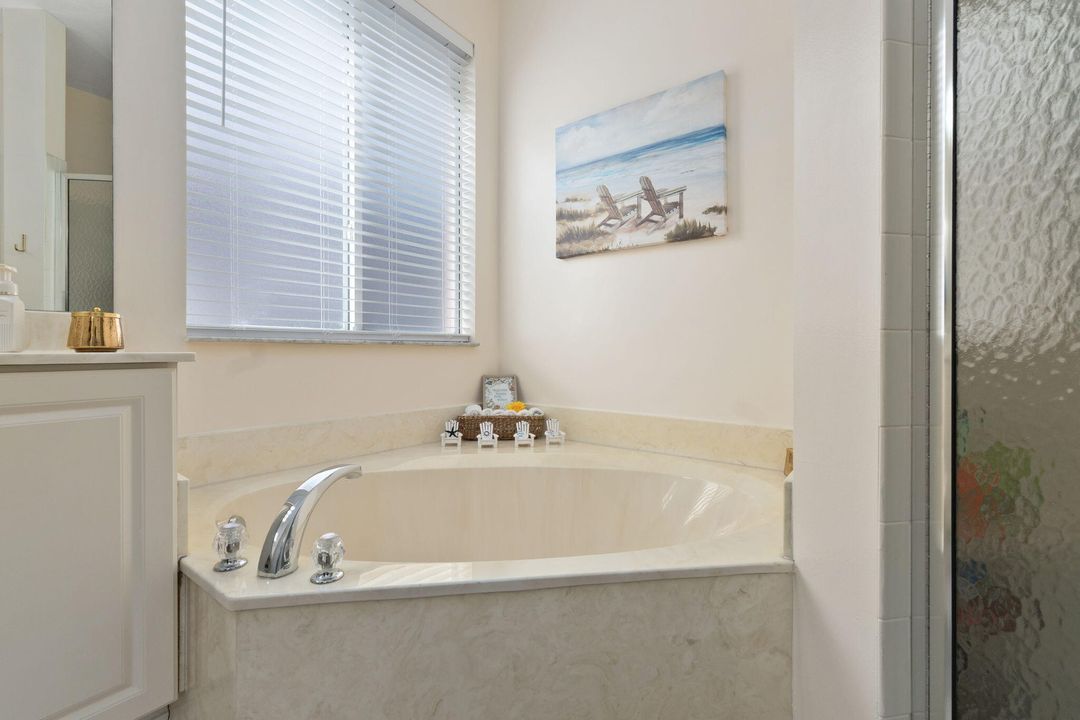 En Venta: $386,400 (4 camas, 2 baños, 1723 Pies cuadrados)