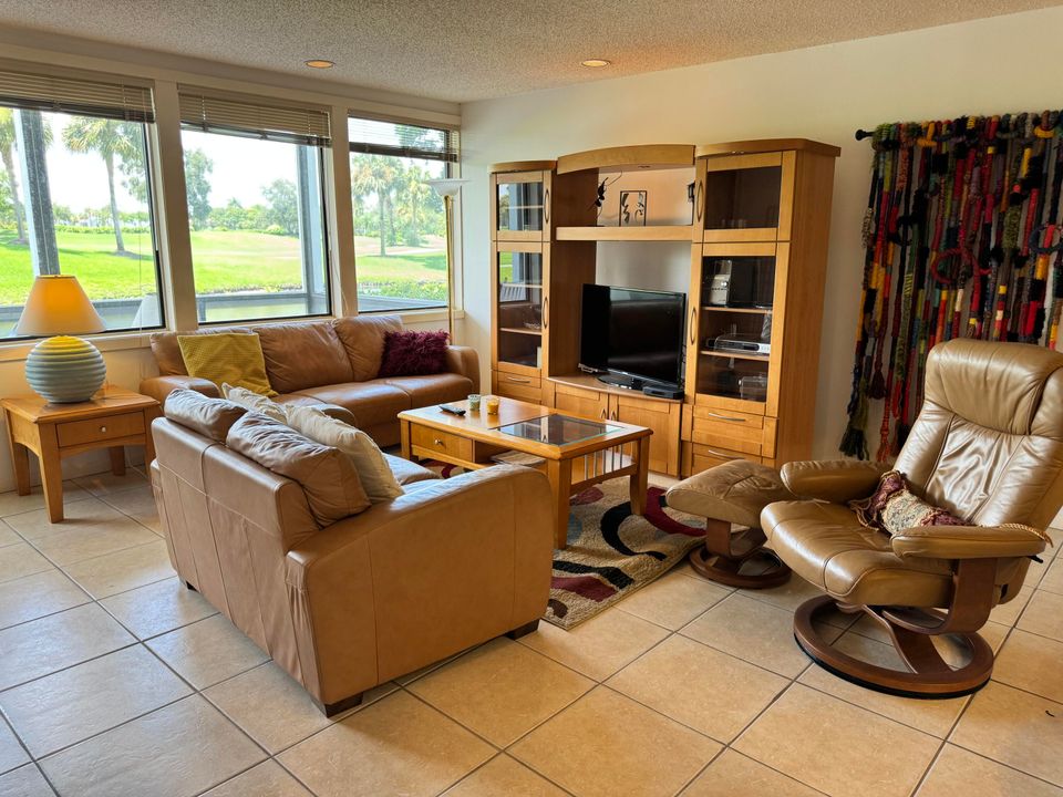 For Sale: $339,000 (2 beds, 2 baths, 1229 Square Feet)