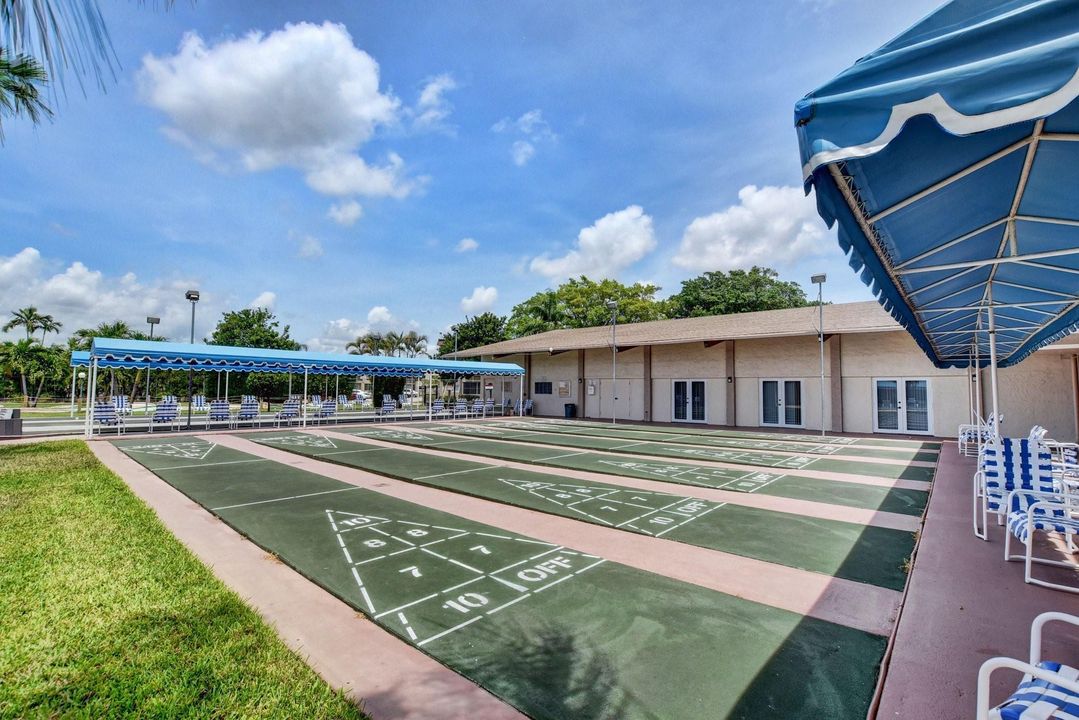 For Sale: $74,500 (1 beds, 1 baths, 695 Square Feet)