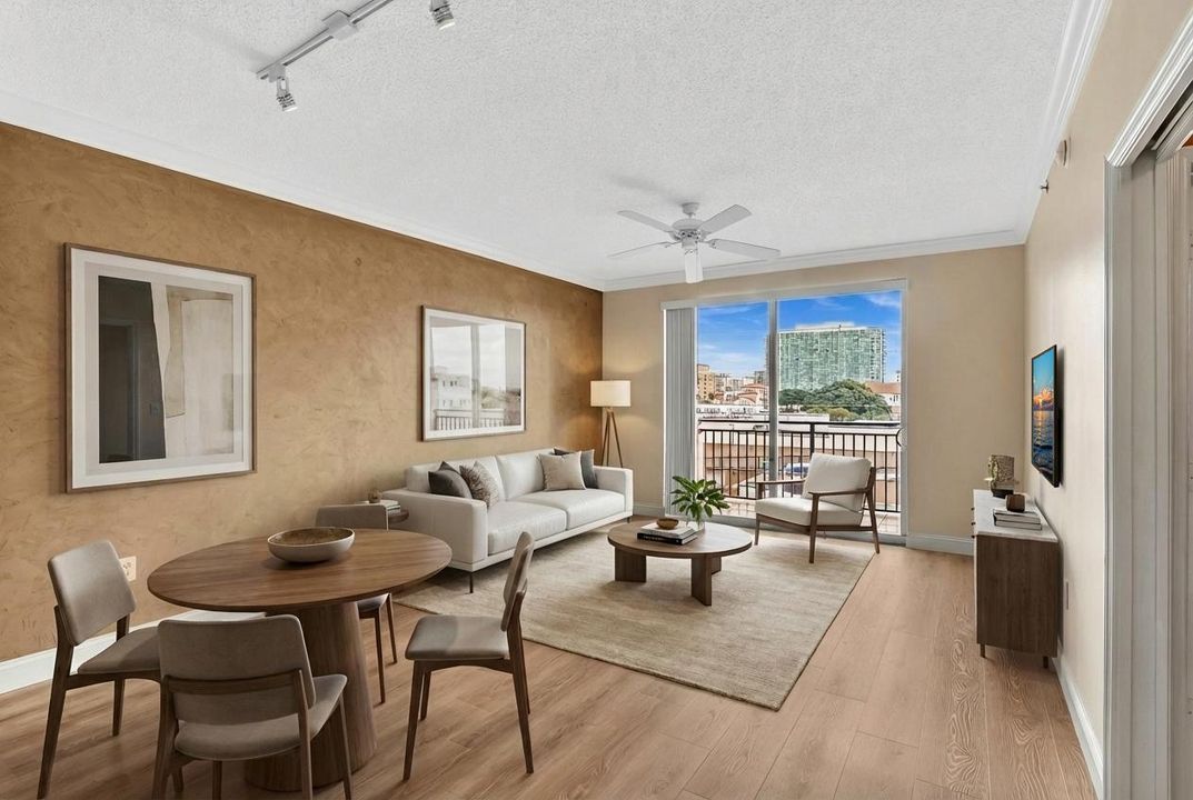 待售: $239,000 (1 贝兹, 1 浴室, 696 平方英尺)