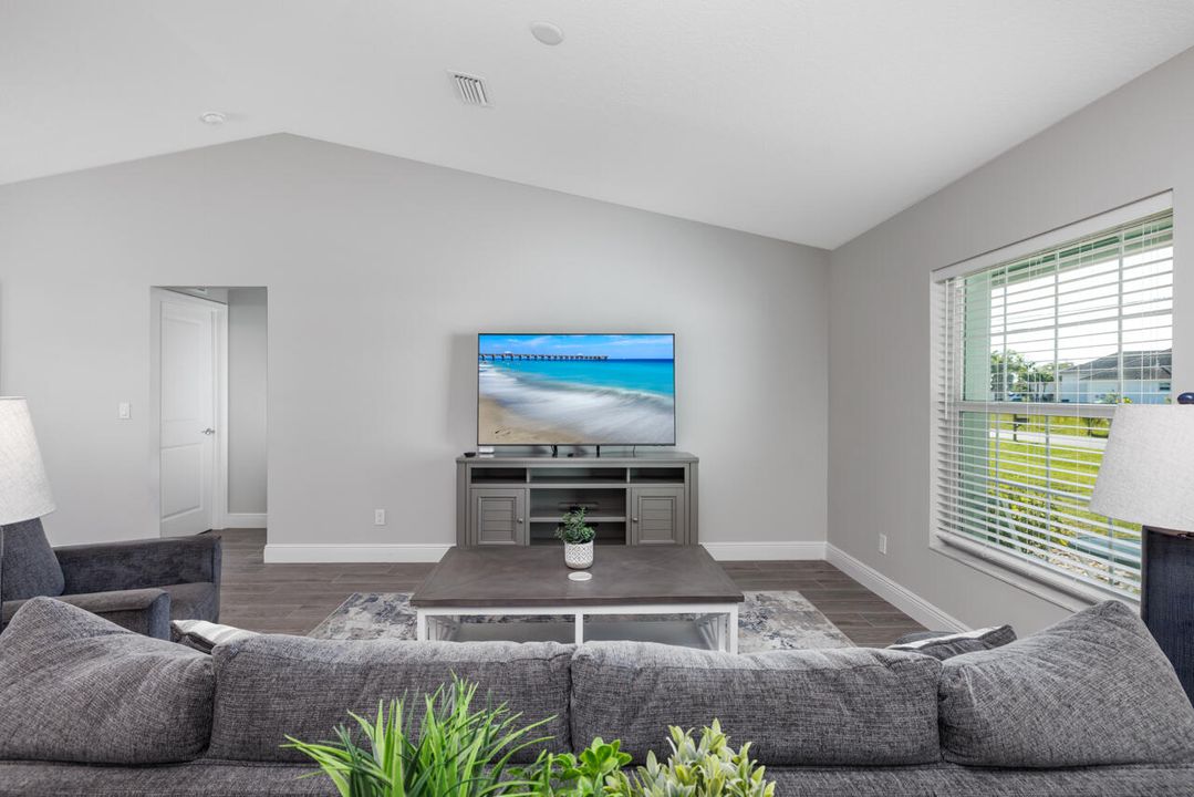 待售: $449,500 (3 贝兹, 2 浴室, 1452 平方英尺)