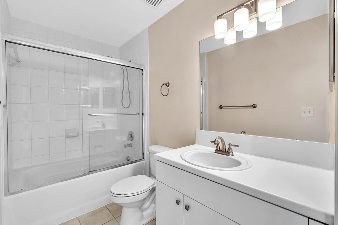 待售: $239,000 (1 贝兹, 1 浴室, 696 平方英尺)