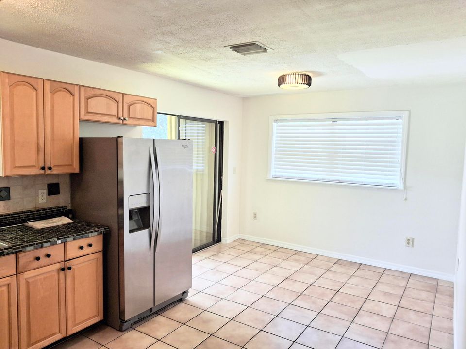 待售: $399,900 (3 贝兹, 2 浴室, 1125 平方英尺)