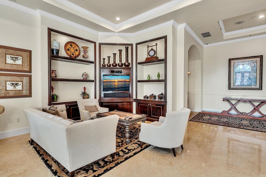 待售: $239,000 (1 贝兹, 1 浴室, 696 平方英尺)