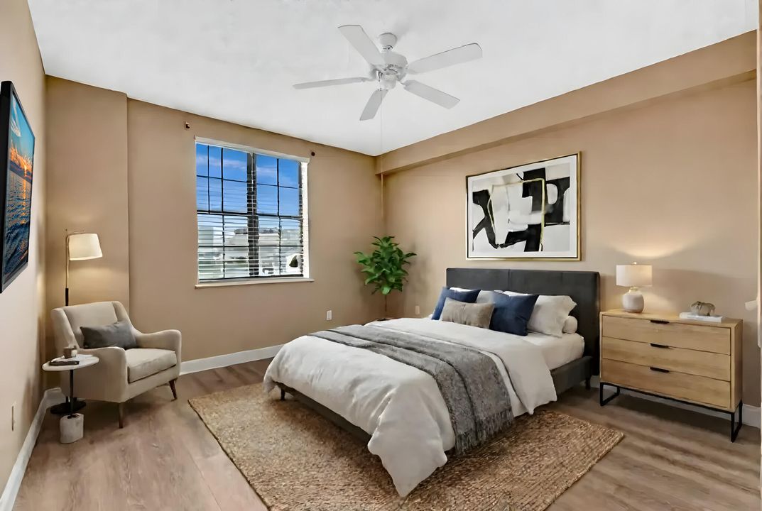 待售: $239,000 (1 贝兹, 1 浴室, 696 平方英尺)