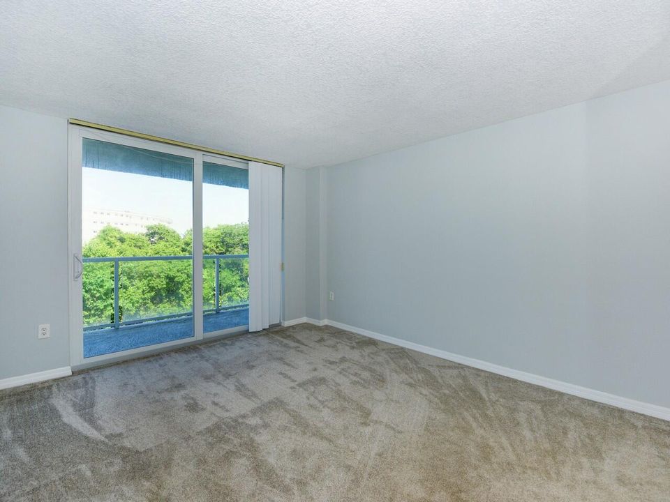 出租: $3,200 (2 贝兹, 2 浴室, 1164 平方英尺)