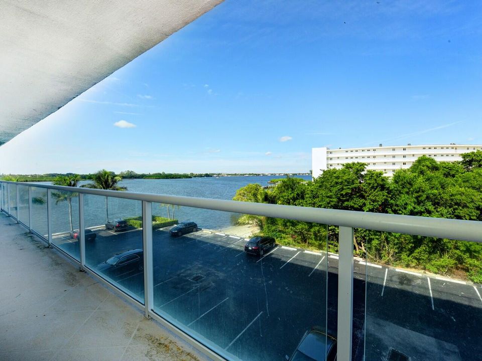 出租: $3,200 (2 贝兹, 2 浴室, 1164 平方英尺)