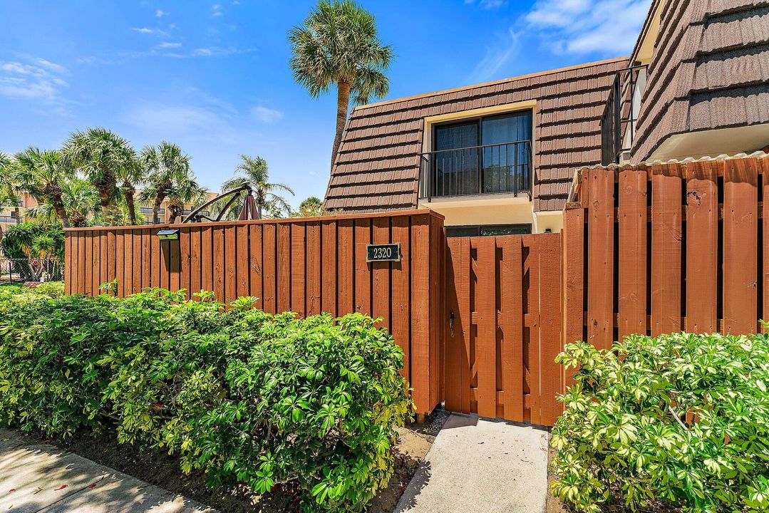 For Rent: $3,125 (2 beds, 2 baths, 1188 Square Feet)