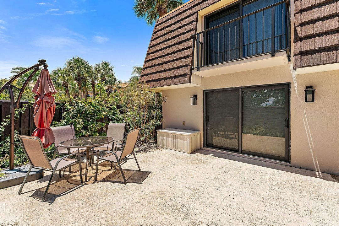 For Rent: $3,125 (2 beds, 2 baths, 1188 Square Feet)