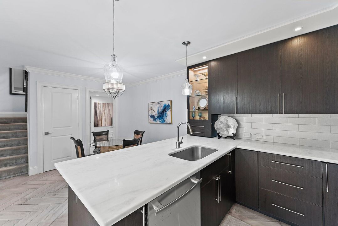 For Rent: $3,125 (2 beds, 2 baths, 1188 Square Feet)