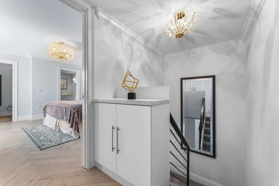 For Rent: $3,125 (2 beds, 2 baths, 1188 Square Feet)