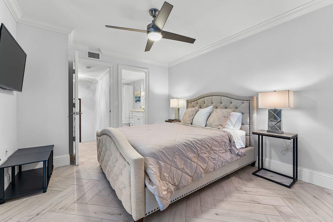 For Rent: $3,125 (2 beds, 2 baths, 1188 Square Feet)