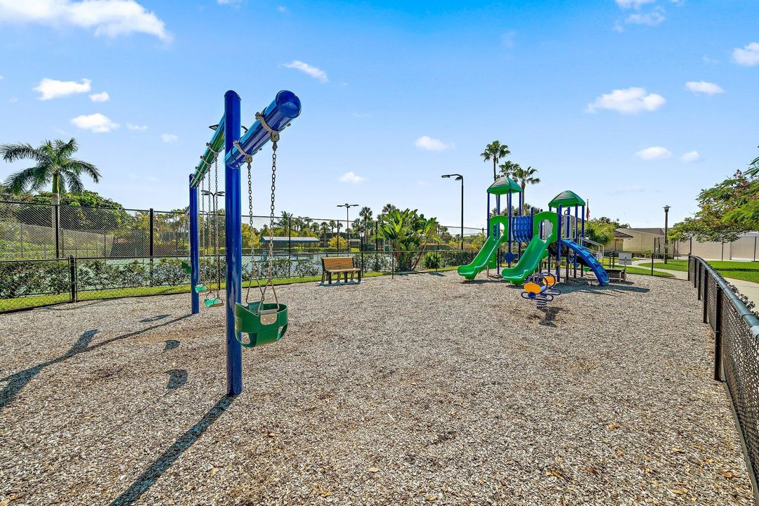 For Rent: $3,125 (2 beds, 2 baths, 1188 Square Feet)