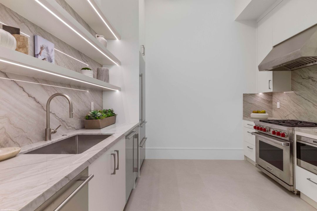 待售: $17,950,000 (8 贝兹, 9 浴室, 10769 平方英尺)