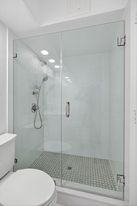 出租: $2,400 (2 贝兹, 2 浴室, 944 平方英尺)