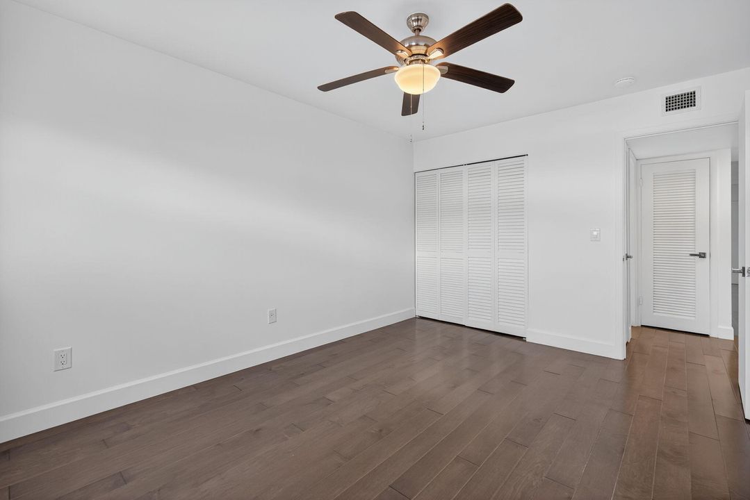 出租: $2,400 (2 贝兹, 2 浴室, 944 平方英尺)