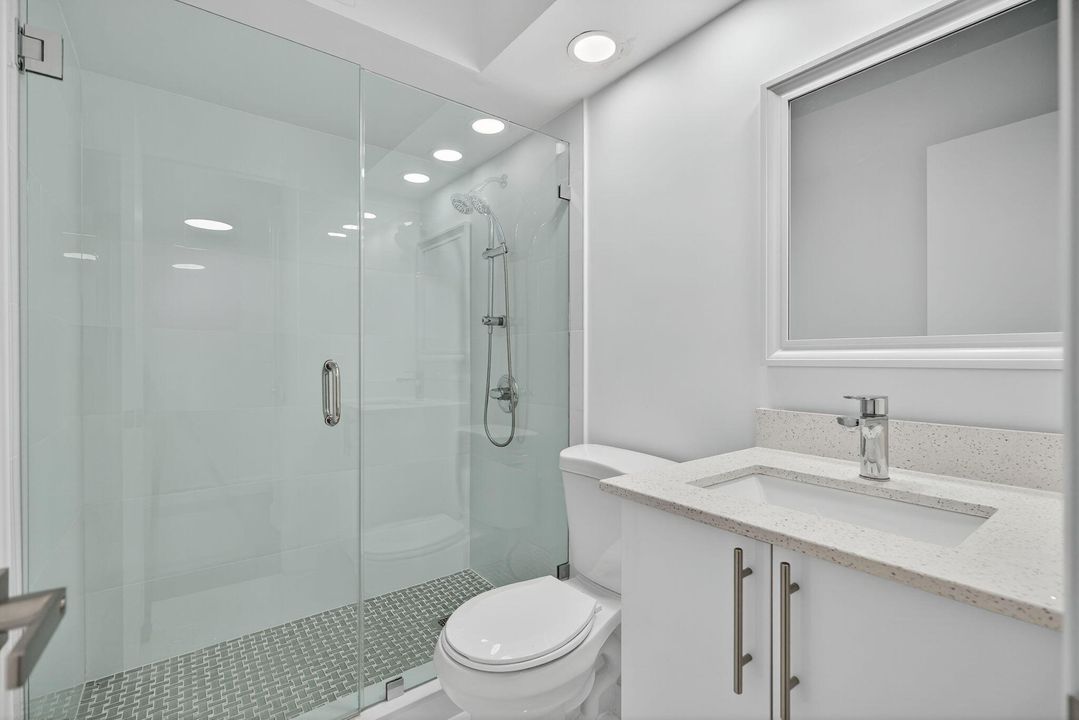 出租: $2,400 (2 贝兹, 2 浴室, 944 平方英尺)