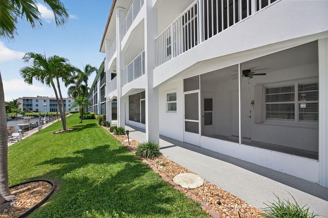 出租: $2,400 (2 贝兹, 2 浴室, 944 平方英尺)