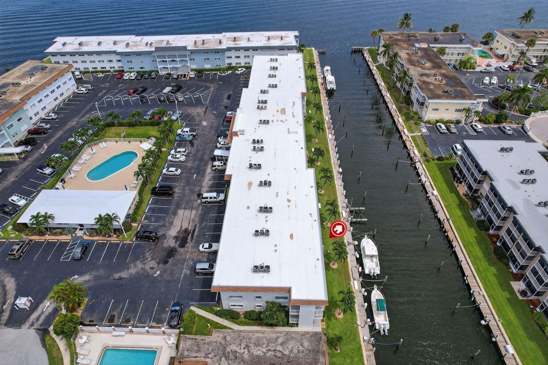 出租: $2,400 (2 贝兹, 2 浴室, 944 平方英尺)