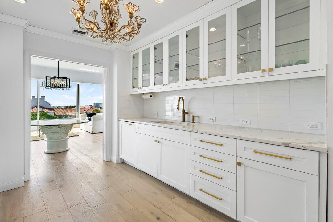 For Sale: $2,999,000 (2 beds, 2 baths, 1416 Square Feet)