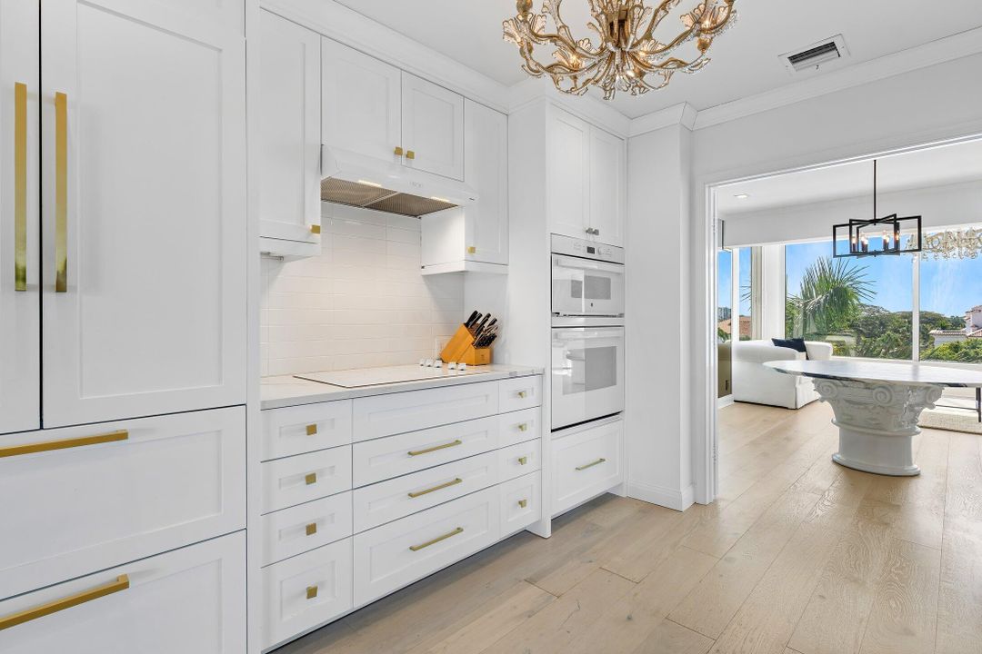 For Sale: $2,999,000 (2 beds, 2 baths, 1416 Square Feet)