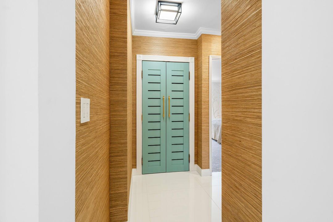 For Sale: $2,999,000 (2 beds, 2 baths, 1416 Square Feet)