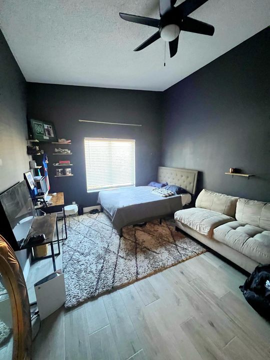 Activo con contrato: $2,300 (2 camas, 2 baños, 1100 Pies cuadrados)