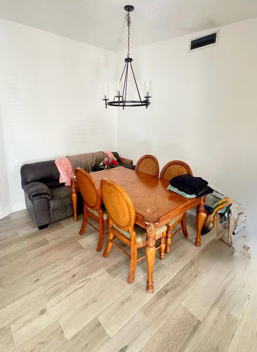 Activo con contrato: $2,300 (2 camas, 2 baños, 1100 Pies cuadrados)